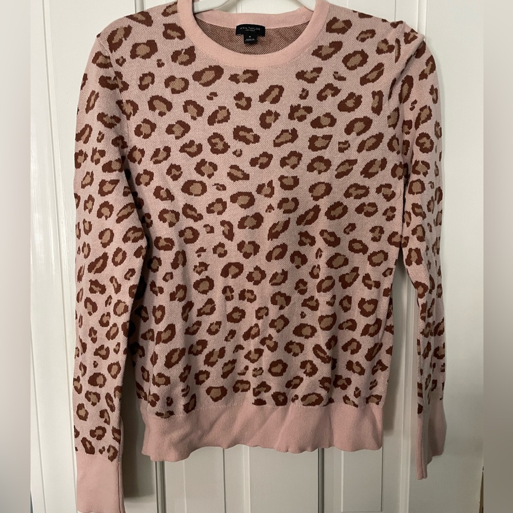 Ann Taylor Womens Pink Leopard Print Crewneck Ribbed Trim Sweater Size Medium